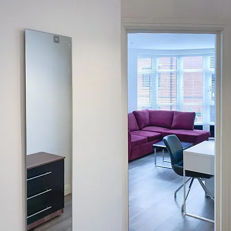 Zen Modern 2 Bedroom Close To City Centre Ideal For A Group Of 4-6 Apartment Birmingham
